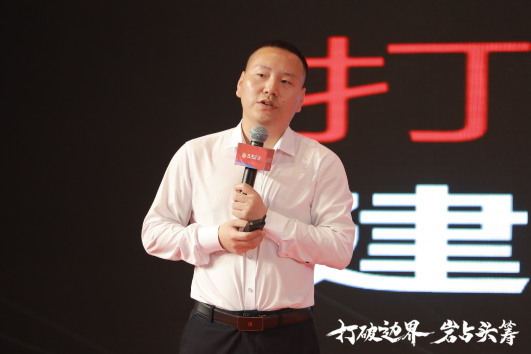 群星璀璨，共譜華章 | 2021將軍企業(yè)戰(zhàn)略營(yíng)銷峰會(huì)答謝晚宴盛大舉行！(圖3)