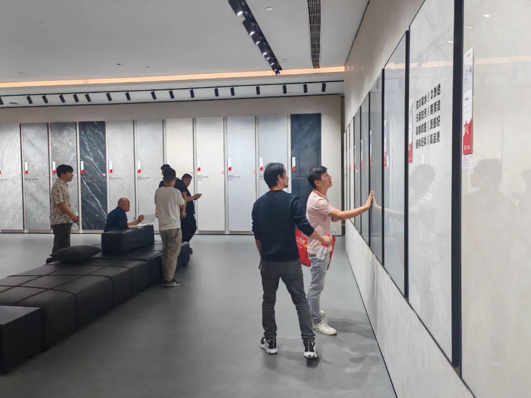 陶博會(huì)開幕丨大將軍瓷磚攜手“仰望”新品精彩綻放！(圖8)