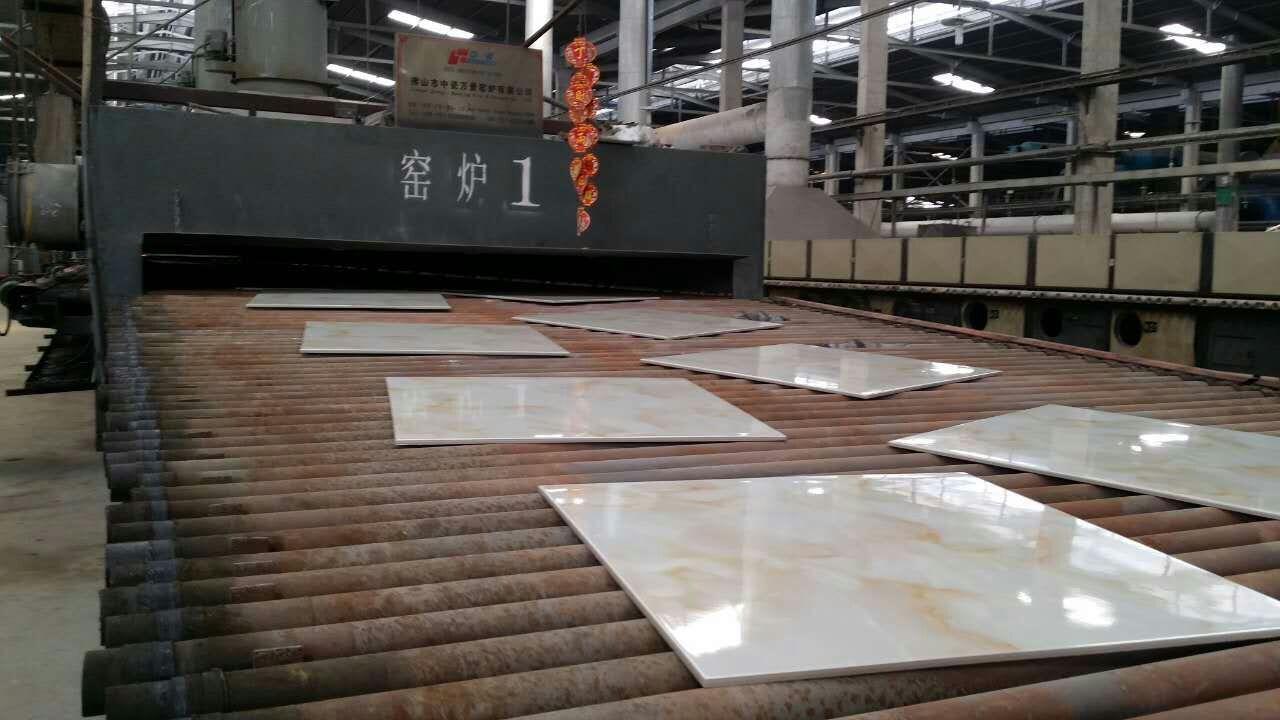 將軍陶瓷生產(chǎn)基地2015年總結(jié)暨2016年新春開工大會(huì)圓滿召開
(圖2)