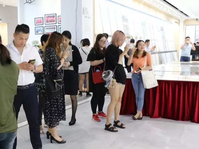 設想未來丨將軍企業(yè)2018新品發(fā)布會暨《夢想的空間》中國年度室內設計競賽沙龍發(fā)布會圓滿召開！
(圖13)