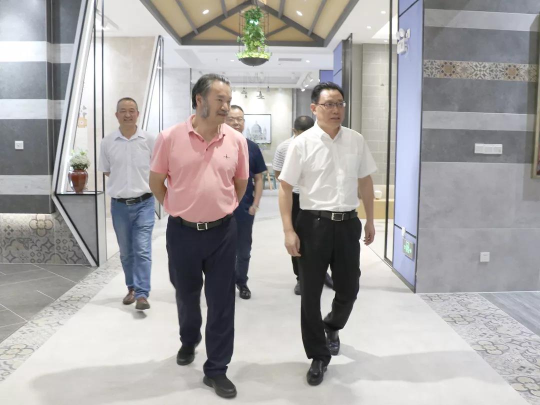 頭條丨衡陽政府考察團再度走進將軍企業(yè)，共商發(fā)展未來！
(圖4)