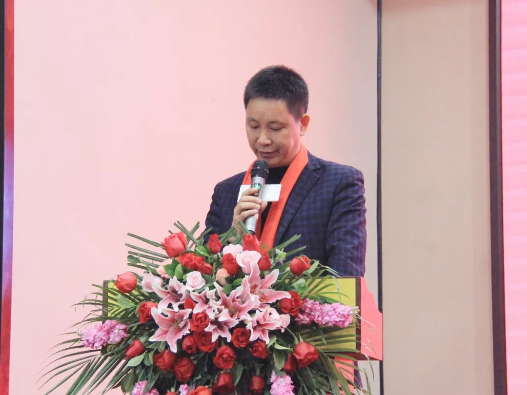 大將軍陶瓷鄭州營銷中心年會(huì)隆重舉行
(圖3)