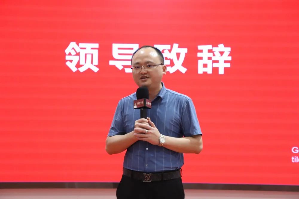 戰(zhàn)略簽約！大將軍瓷磚簽約初點(diǎn)科技，引領(lǐng)數(shù)字化營銷破局！(圖4)